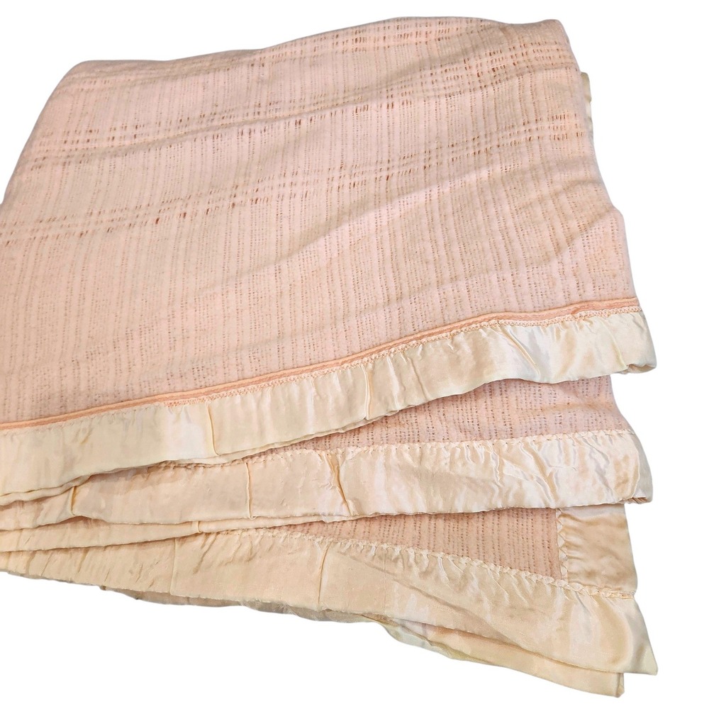 Vintage Thermal Weave Blanket Appx 84x101 Peach Satin Trim Waffle Knit 50's 60's
